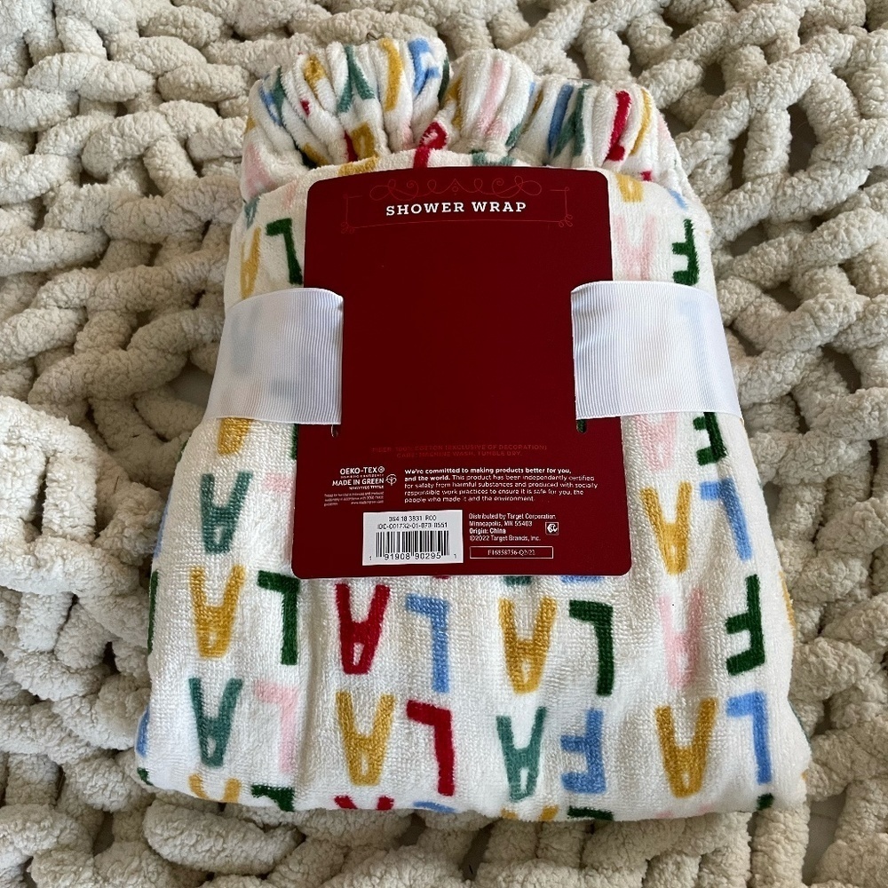 WONDERSHOP AT TARGET FA LA LA SHOWER WRAP NEW